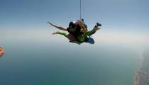 سقوط آزاد تفریحی از ارتفاع چهار کیلومتری در رامسر