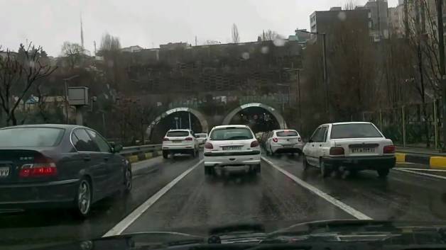 رانندگی در روز بارانی