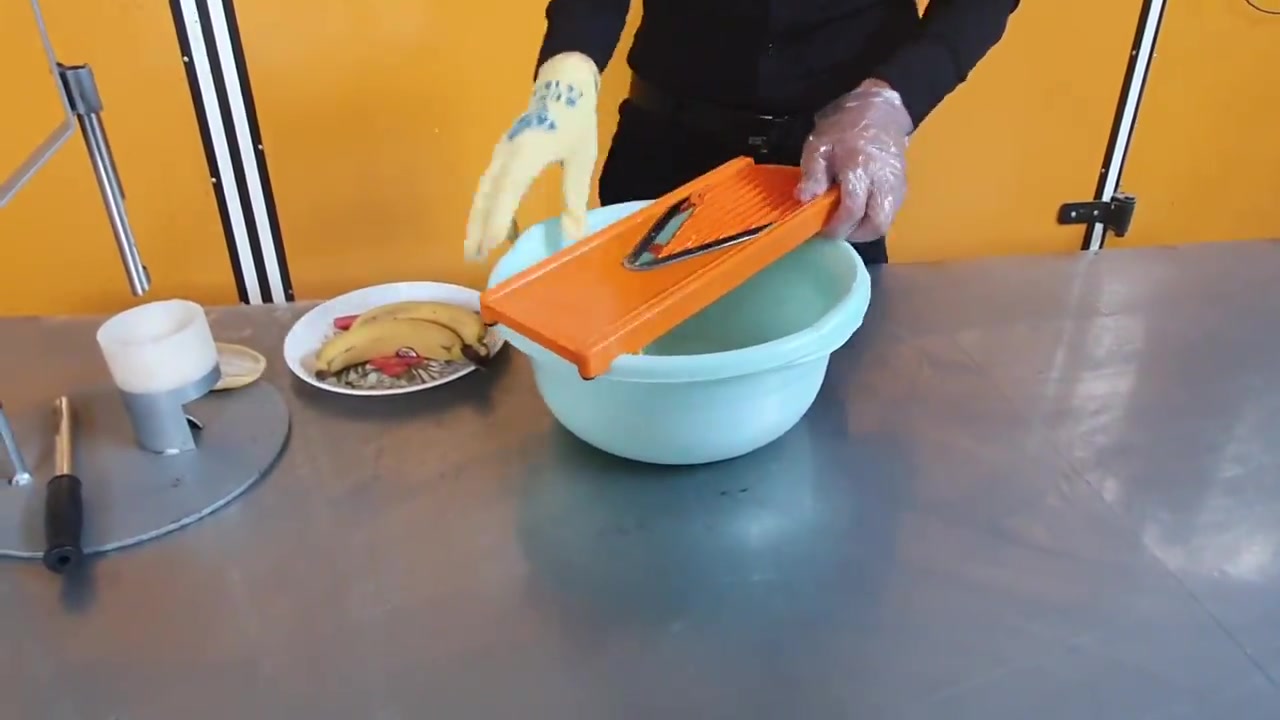 آموزش خشک کردن موز(پالیده)(chipsmiveh)